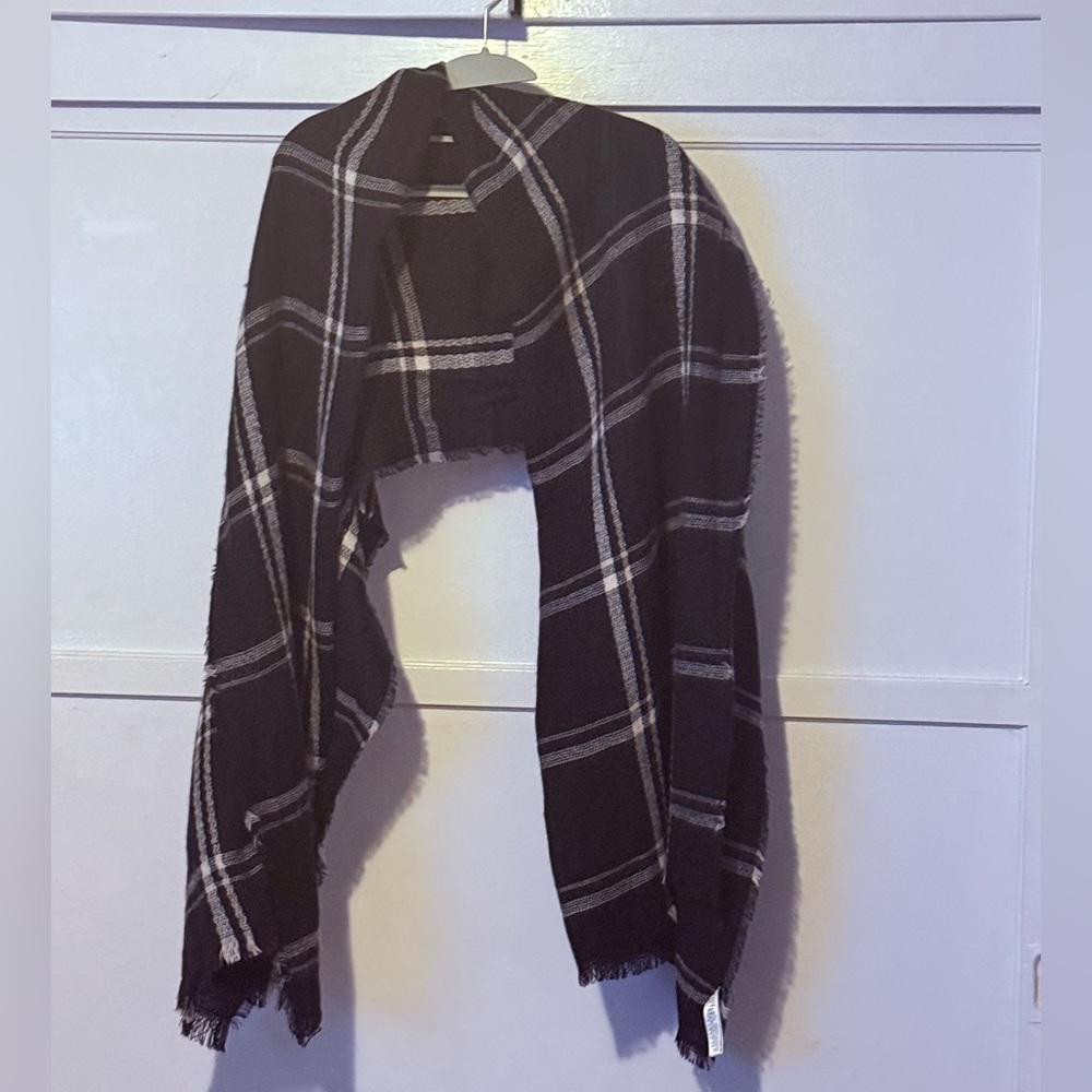 Black and White Plaid Scarf
